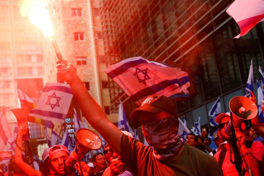 Detalj sa protesta u Izraelu protiv plana vlade premijera Benjamina Natanjahua, Foto: REUTERS