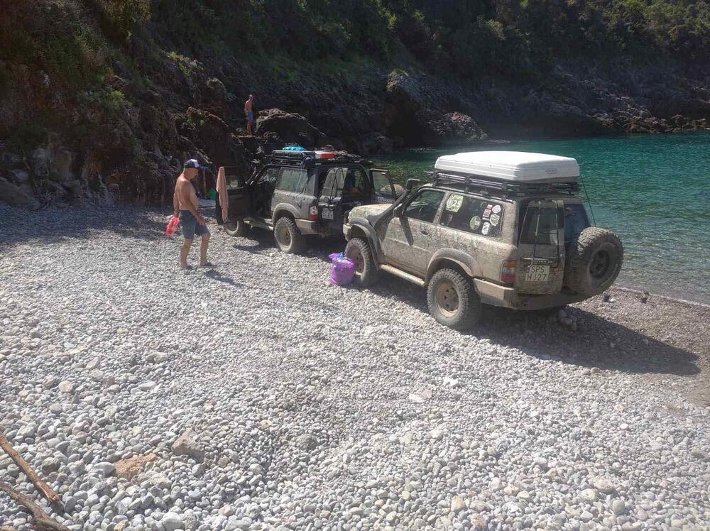 <p>"Mještani su veoma nezadovoljni i pozivaju nadležnu inspekciju Opštine Kotor da reaguje. Takođe obavijestili smo Javno preduzeće “Morsko dobro” i nadamo se njihovoj brzoj reakciji”, naveli su u dopisu redakciji "Vijesti" mještani</p>