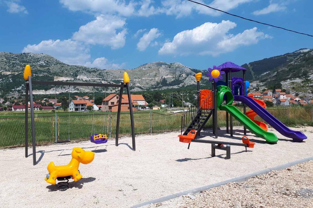 Igralište na Njegušima, Foto: Prijestonica Cetinje