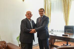 Ibrahimović sa ambasadorom Grčke: Crnoj Gori potrebna Vlada koja...