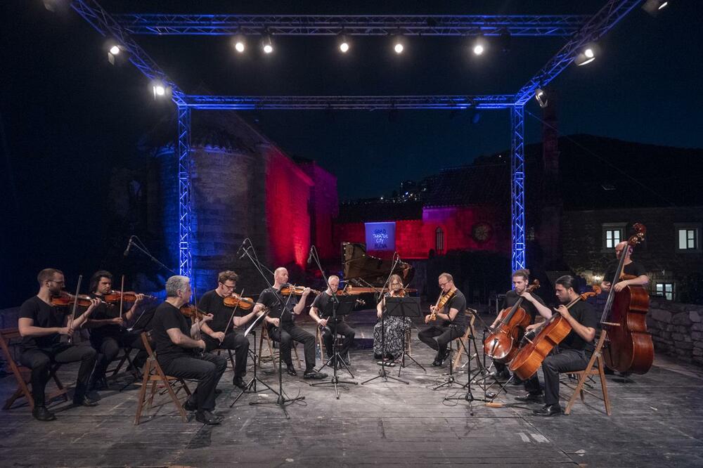 Koncert Borisa Kraljevića i Zagrebačkih solista na Grad teatru u Budvi, 19. jula 2023. godine, Foto: Grad Teatar Budva