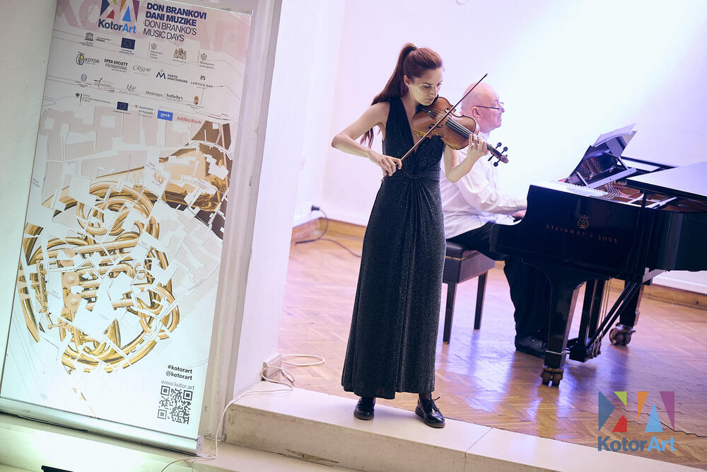 <p>Održan koncert studenta Muzičke akademije na KotorArt Don Brankovim danima muzike</p>