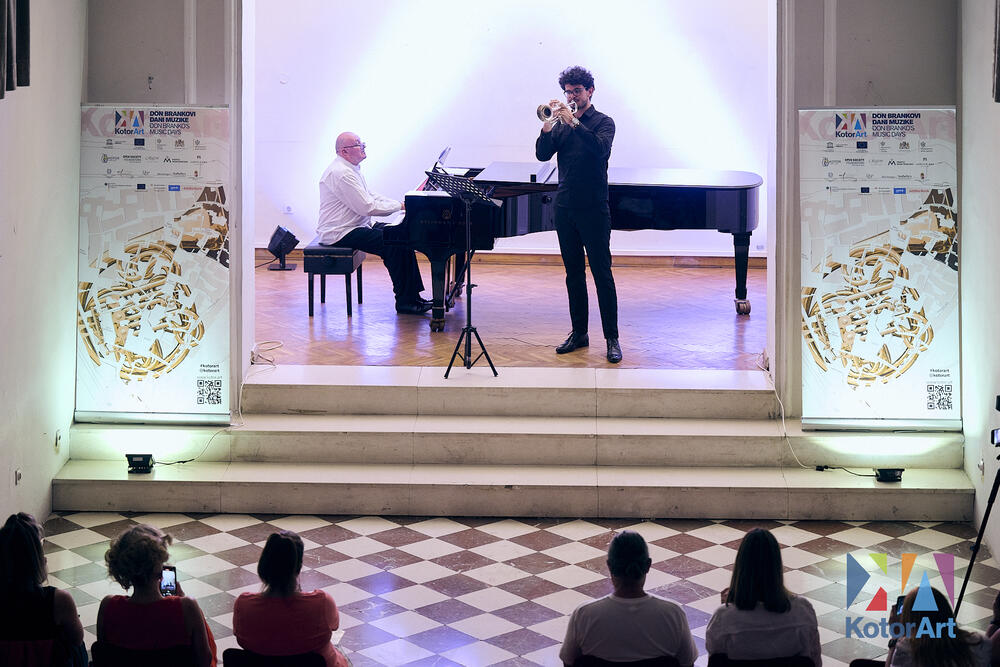 <p>Održan koncert studenta Muzičke akademije na KotorArt Don Brankovim danima muzike</p>