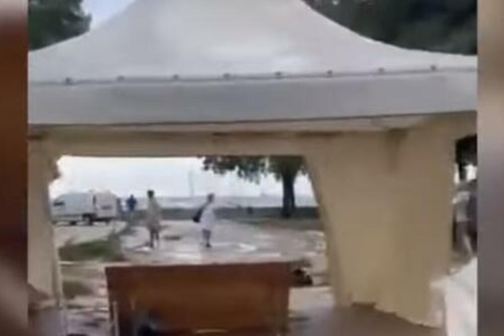 Uništeni ugostiteljski objekat u Novigradu, Foto: Printscreen YouTube