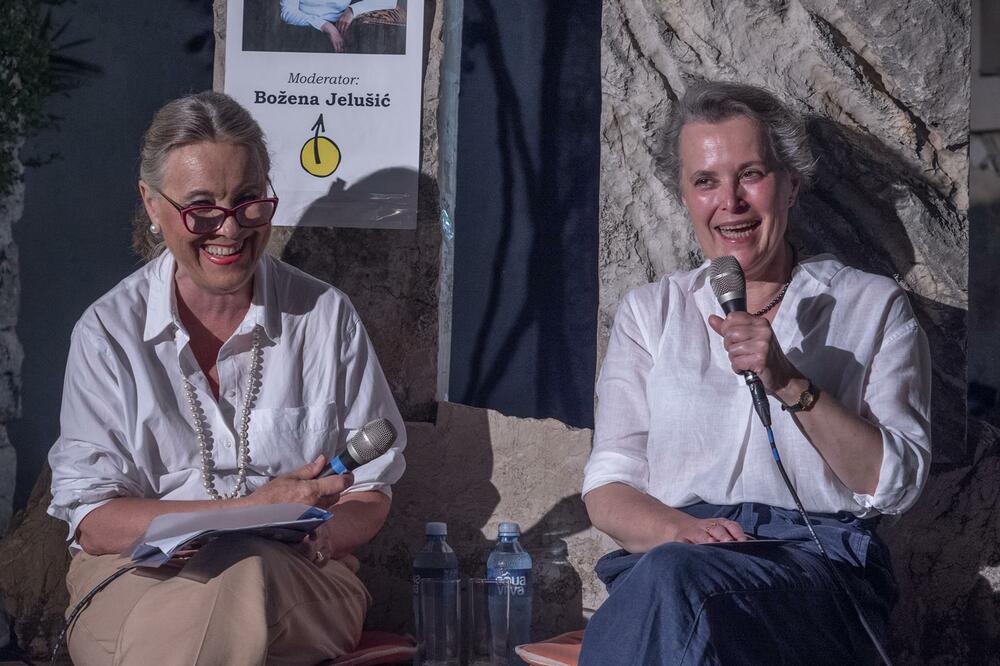 Božena Jelušić i Vesna Goldsvorti, Foto: Grad Teatar Budva
