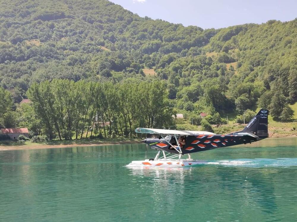 <p>Piloti i posade su bili iz Švajcarske, Italije i Njemačke<br /> </p>