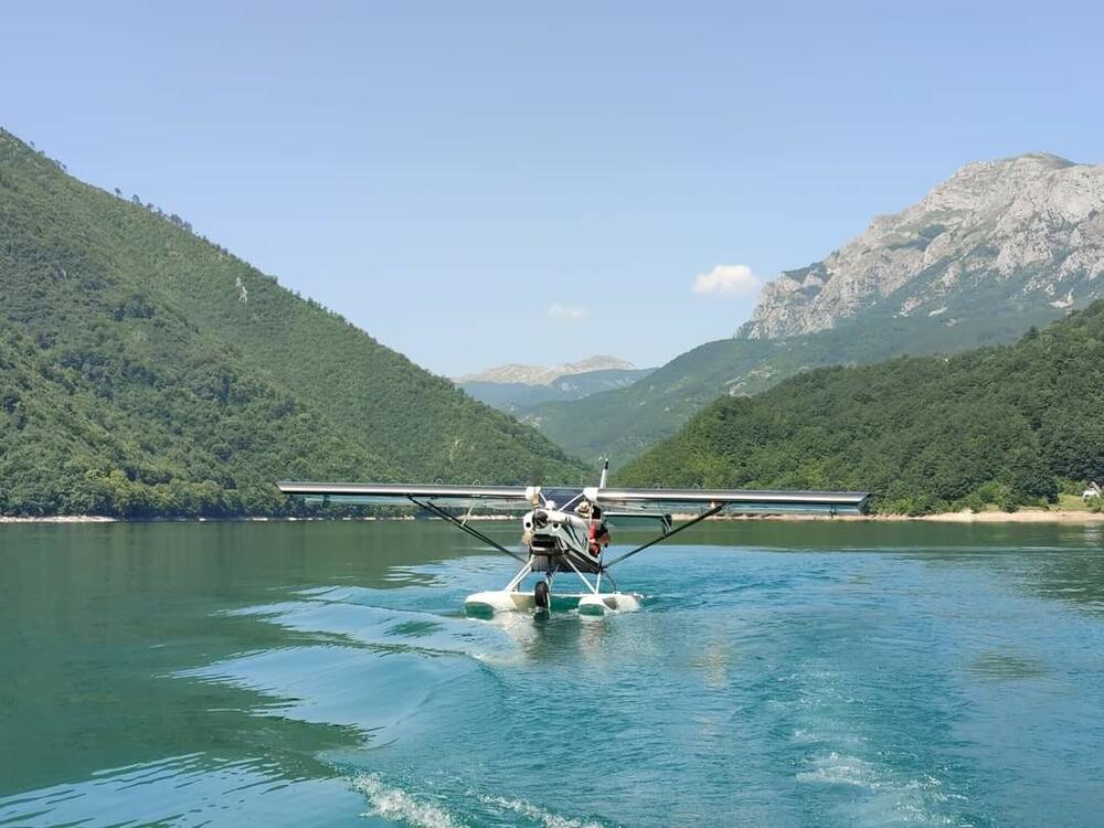 <p>Piloti i posade su bili iz Švajcarske, Italije i Njemačke<br /> </p>