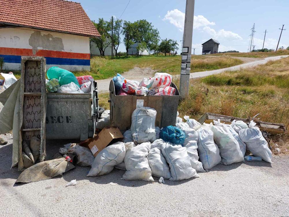 <p>Sakupljeno oko 60 džakova raznog otpada</p>