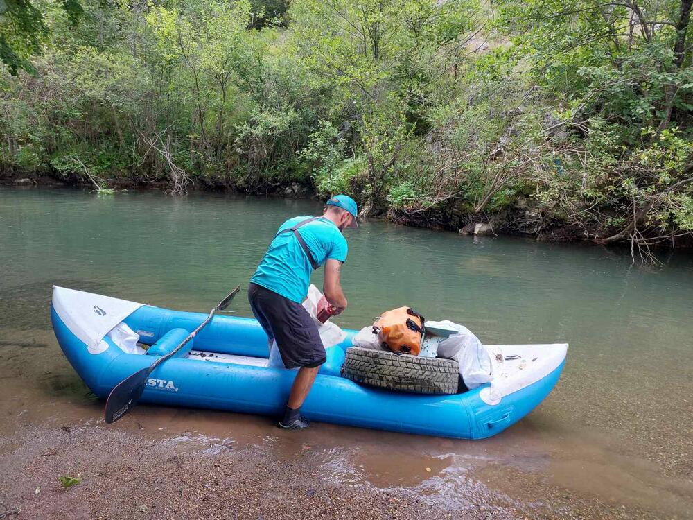 <p>Sakupljeno oko 60 džakova raznog otpada</p>