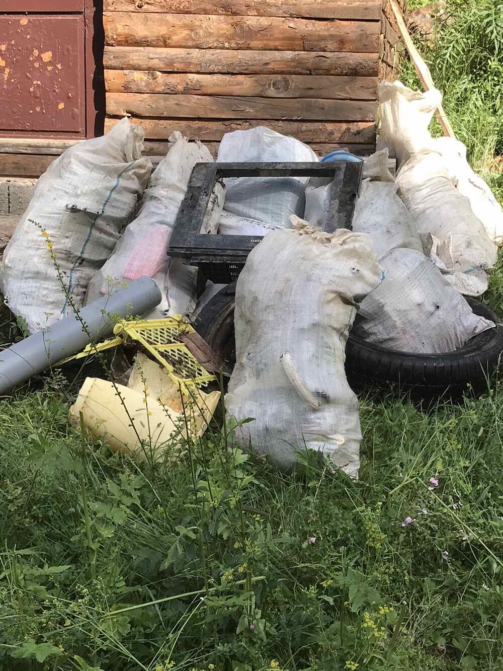 <p>Sakupljeno oko 60 džakova raznog otpada</p>