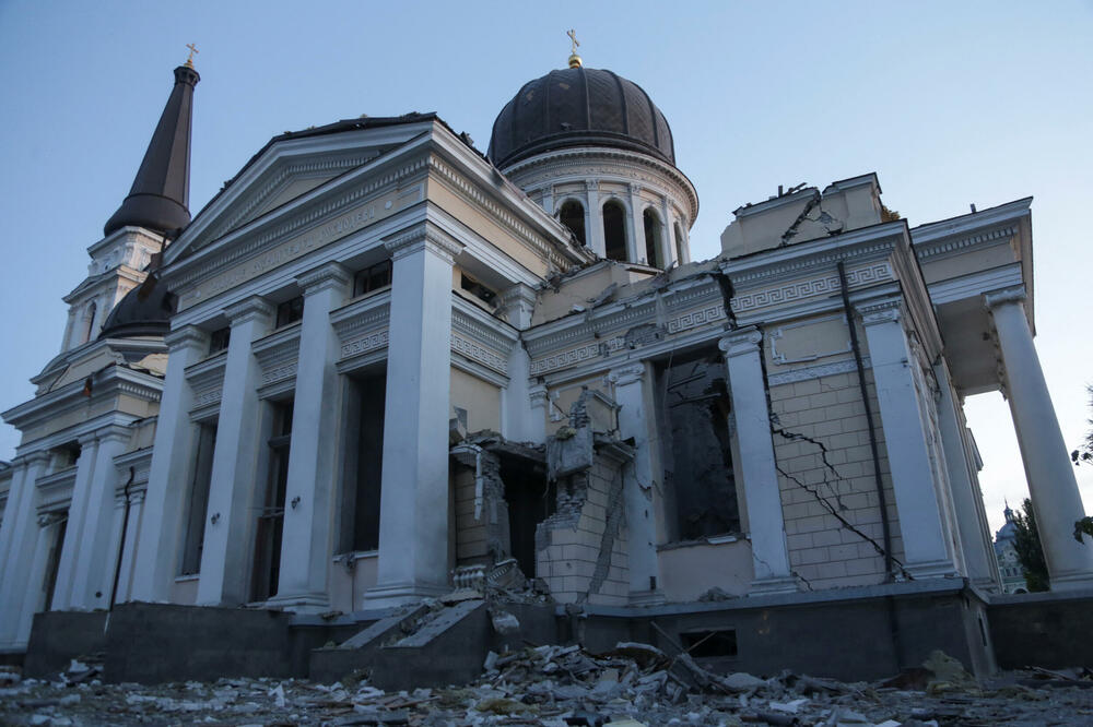 Oštećena crkva, Foto: Reuters