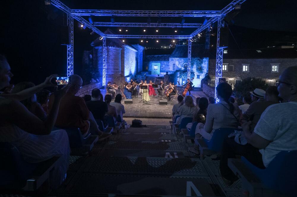 Sa nastupa Crnogorskog kamernog orkestra, Foto: Grad Teatar Budva