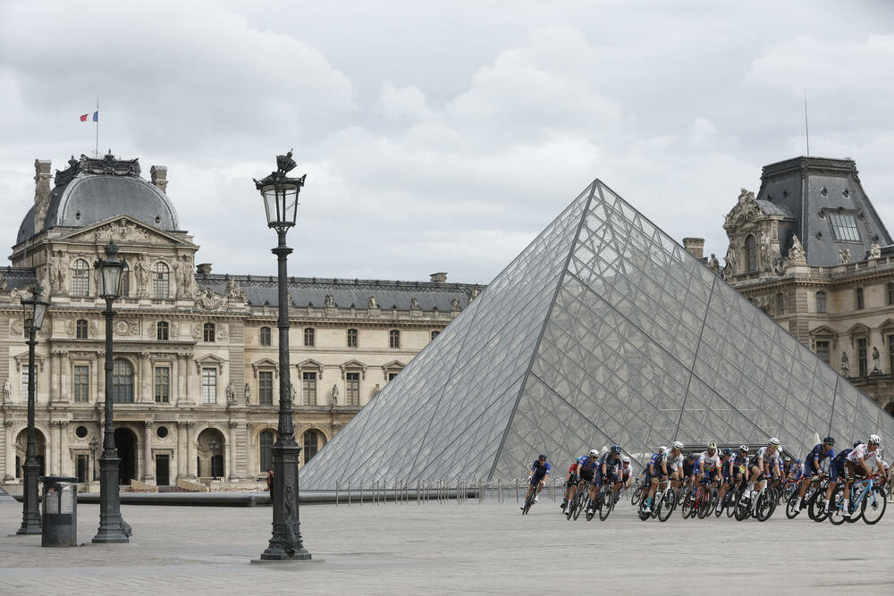 <p>Pogledajte kako je kroz foto-objektiv izgledala posljednja etapa Tur d'Fransa.</p>