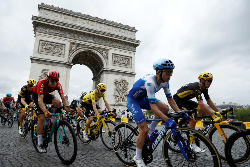 <p>Pogledajte kako je kroz foto-objektiv izgledala posljednja etapa Tur d'Fransa.</p>