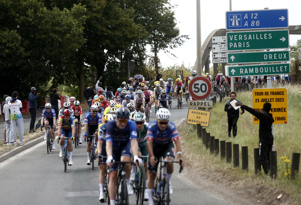 <p>Pogledajte kako je kroz foto-objektiv izgledala posljednja etapa Tur d'Fransa.</p>