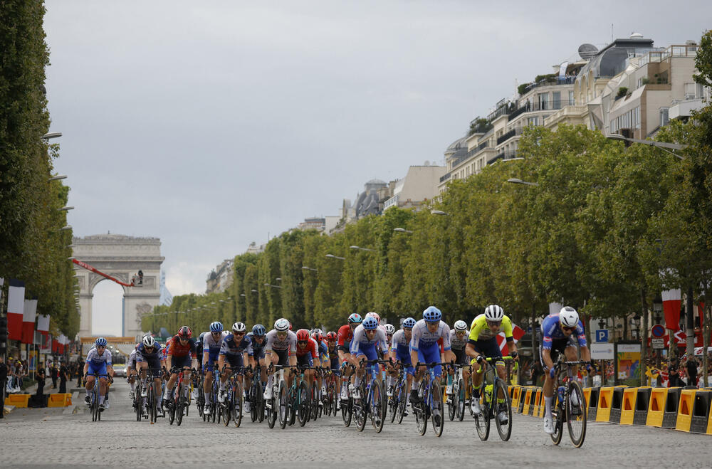 <p>Pogledajte kako je kroz foto-objektiv izgledala posljednja etapa Tur d'Fransa.</p>