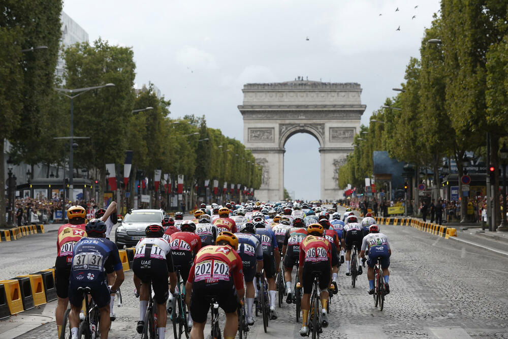 <p>Pogledajte kako je kroz foto-objektiv izgledala posljednja etapa Tur d'Fransa.</p>