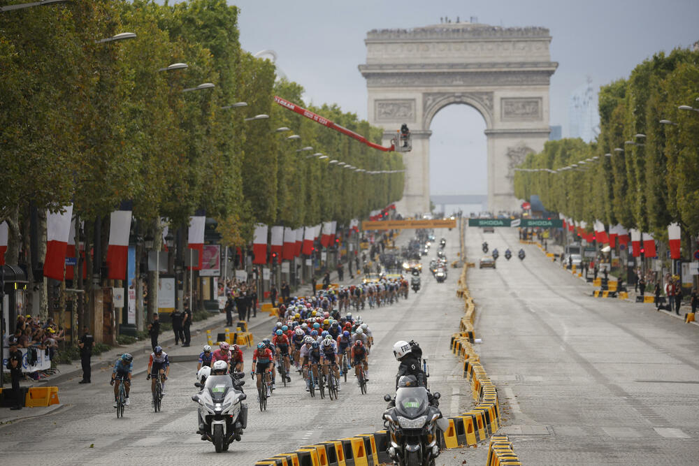 <p>Pogledajte kako je kroz foto-objektiv izgledala posljednja etapa Tur d'Fransa.</p>