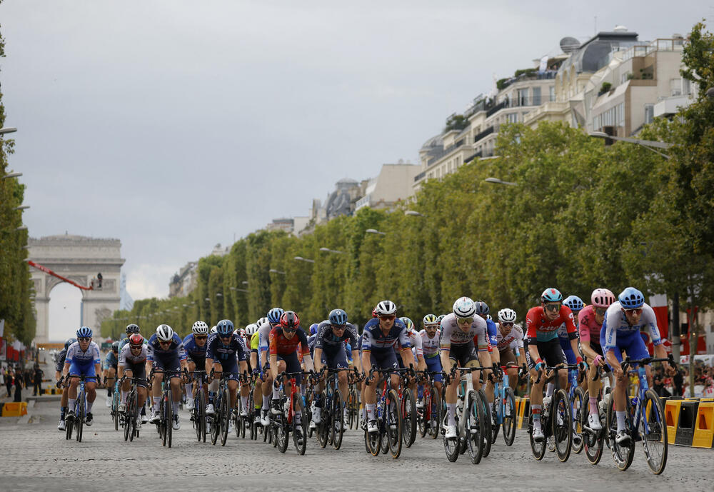 <p>Pogledajte kako je kroz foto-objektiv izgledala posljednja etapa Tur d'Fransa.</p>