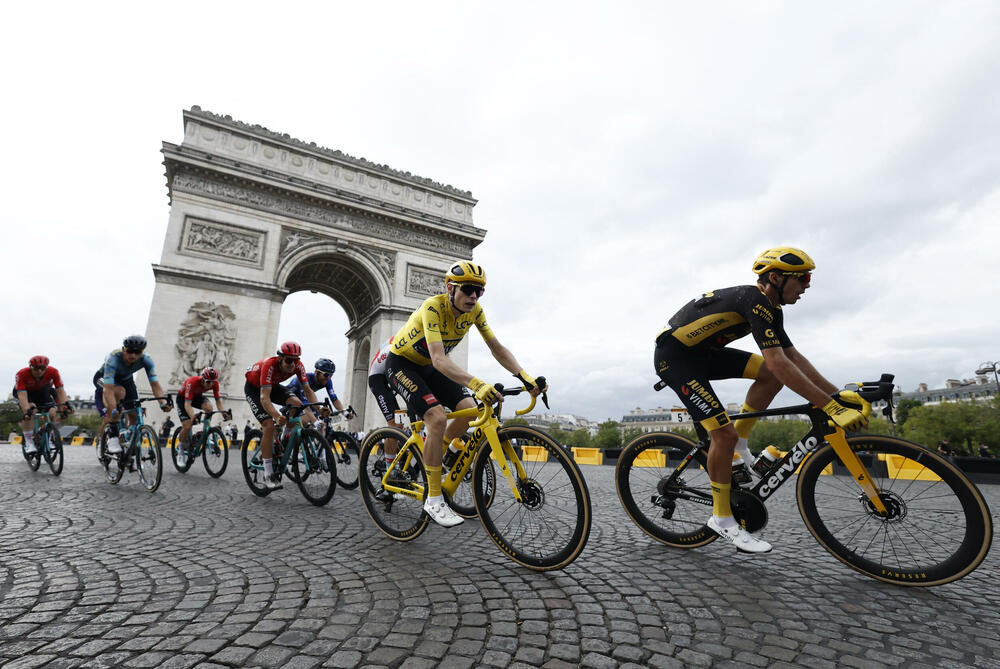 <p>Pogledajte kako je kroz foto-objektiv izgledala posljednja etapa Tur d'Fransa.</p>