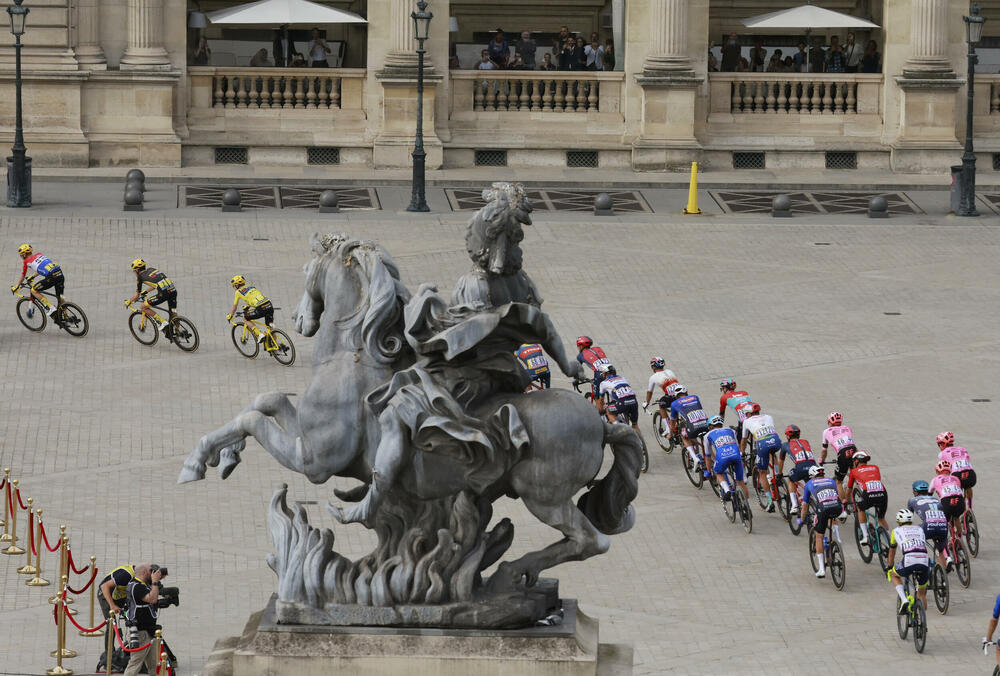<p>Pogledajte kako je kroz foto-objektiv izgledala posljednja etapa Tur d'Fransa.</p>
