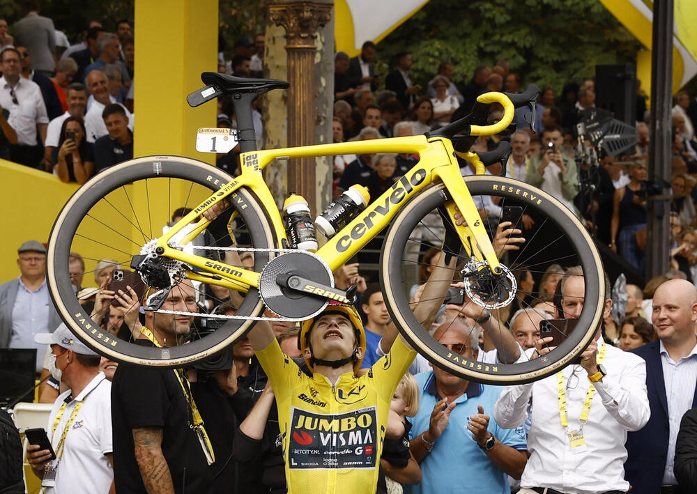 <p>Pogledajte kako je kroz foto-objektiv izgledala posljednja etapa Tur d'Fransa.</p>