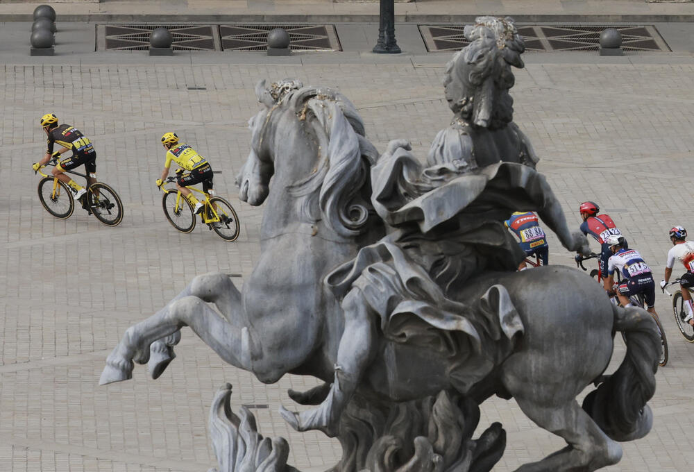 <p>Pogledajte kako je kroz foto-objektiv izgledala posljednja etapa Tur d'Fransa.</p>