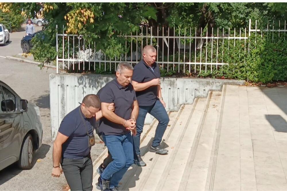 Privođenje Veljovića u SPO, Foto: Dušan Cicmil