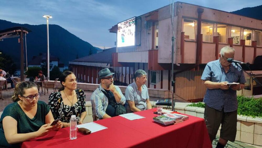 <p>Susreti su bili prilika i da budu predstavljene nove knjige stvaralaca iz Pive koje su objavljene između dvije manifestacije, a koje je predstavio Ranko Mićanović</p>