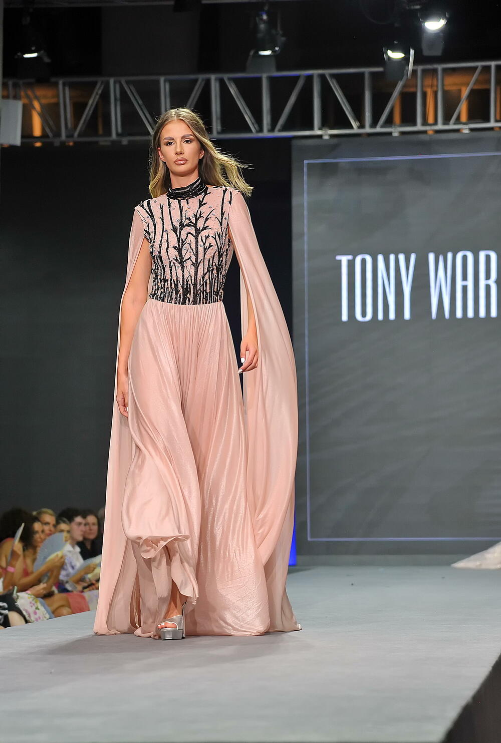 <p>Na petom IFF-u prikazana je njegova „ready to wear“ kolekcija za sezonu jesen/zima 23/24</p>