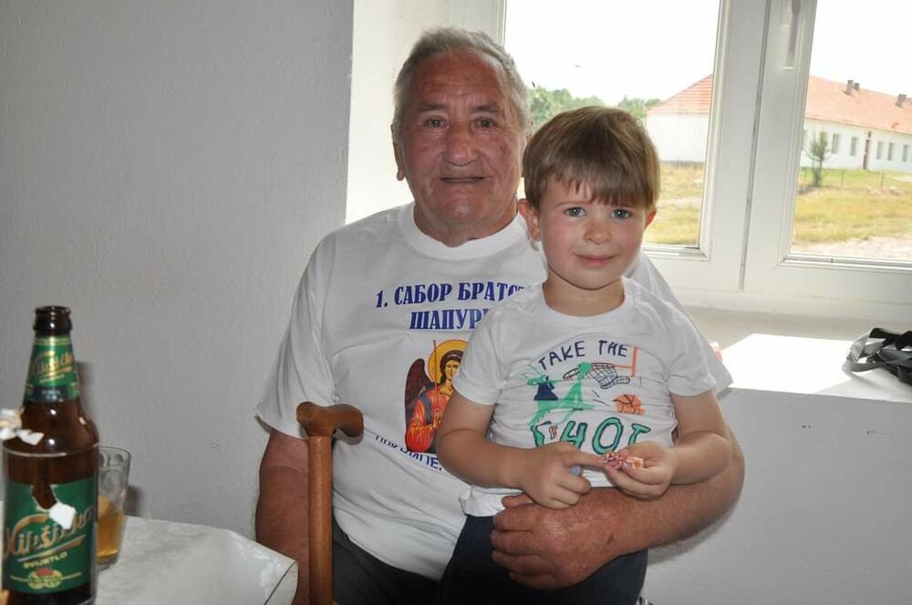 <p>Bila je to prilika da stariji evociraju uspomene, mlađi da se zbliže, a svi zajedno da, ne bez ponosa, pričaju o bratstvu koje je na tim prostorima 220 godina</p>