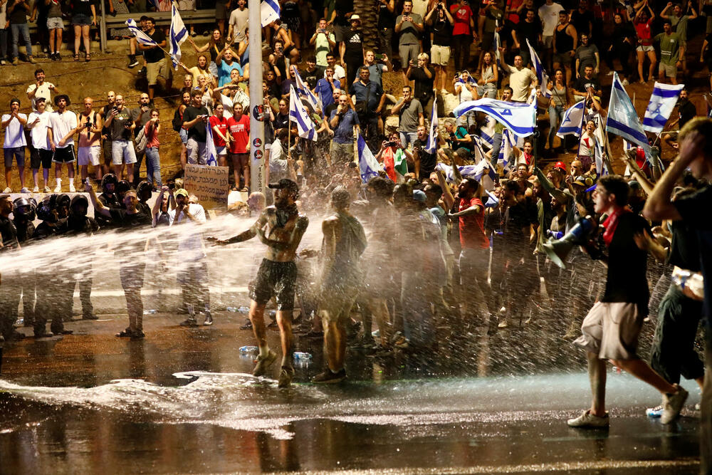 <p>Organizatori protesta su najavili da će se njihova borba samo pojačati i da će Izrael na kraju ipak biti demokratska zemlja</p>
