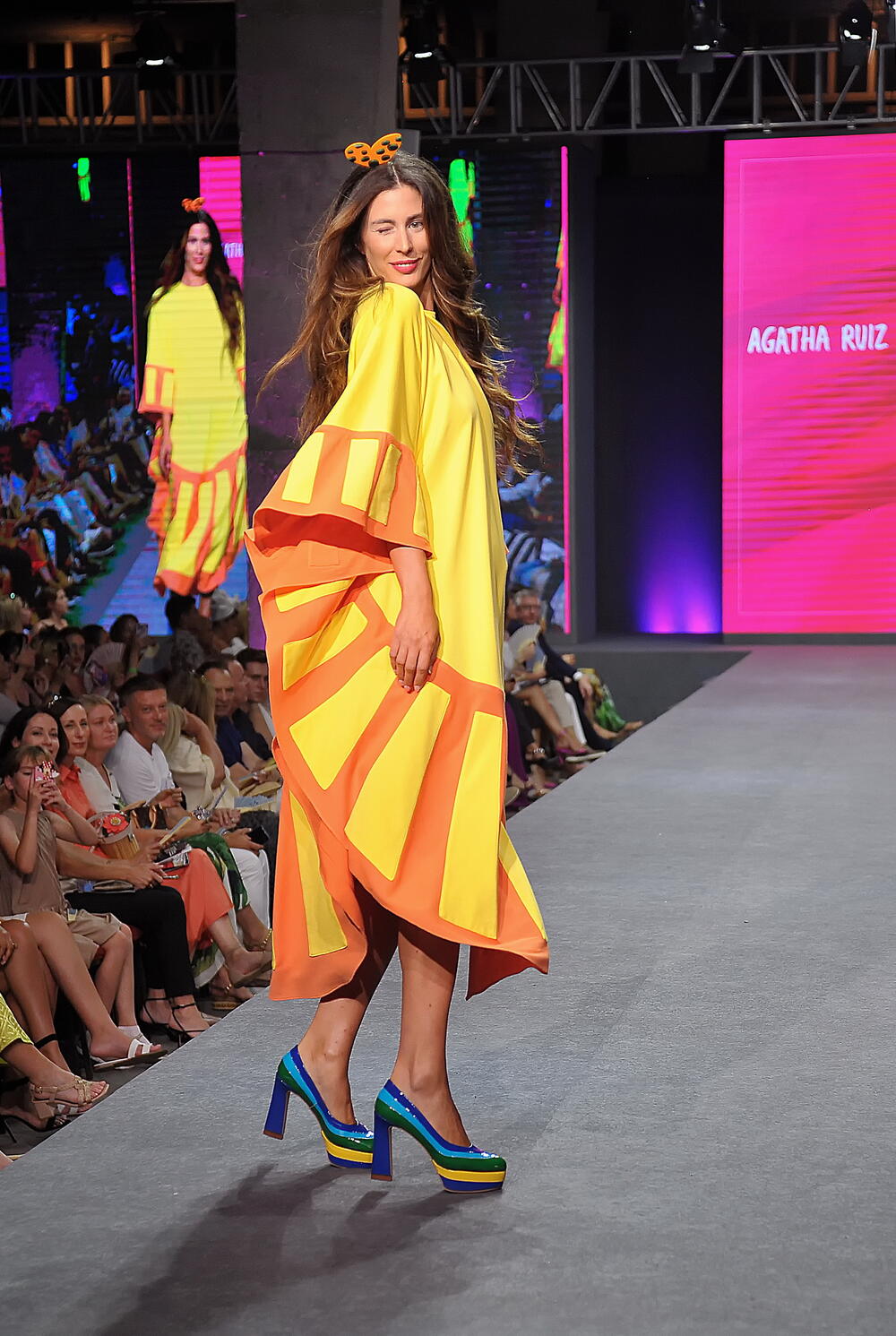 <p>Havijer Karera Agosta i Katarina de Lankastre Valente ispred modne kuće Agata Luiz De La Prada pričaju o kolekciji koja je predstavljena u sklopu IFF-a, te otkrivaju da je kod njih crna zabranjena</p>