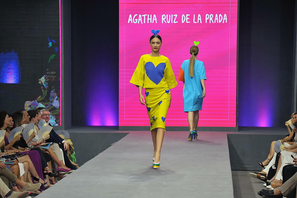 <p>Havijer Karera Agosta i Katarina de Lankastre Valente ispred modne kuće Agata Luiz De La Prada pričaju o kolekciji koja je predstavljena u sklopu IFF-a, te otkrivaju da je kod njih crna zabranjena</p>