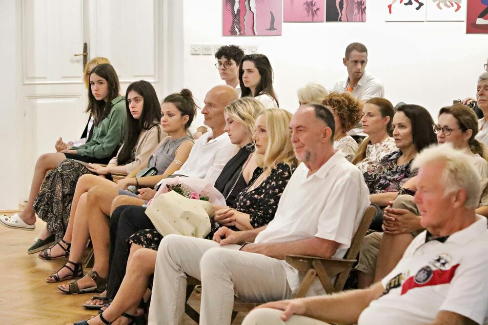 <p>Izvođenje muzike domaćih kompozitora smatraju svojom obavezom, kazala je Lekić, ali djela profesora Gačevića zauzimaju posebno mjesto</p>