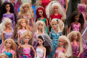 Njemica sa kolekcijom od 18.000 barbika, novi život za lutke od...
