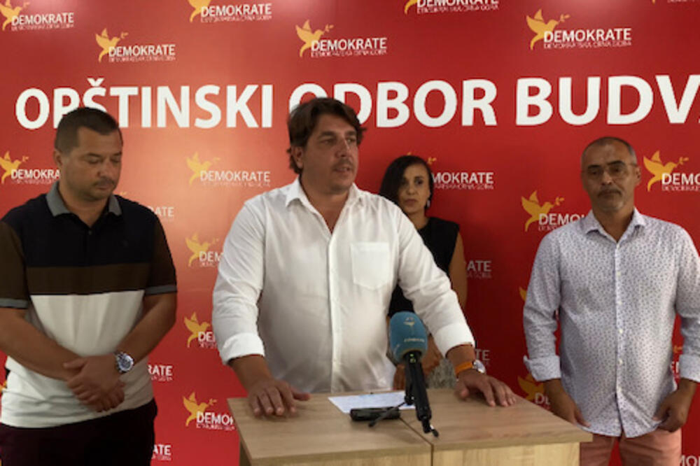 Sa pres konferencije budvanskih Demokrata, Foto: Vuk Lajović