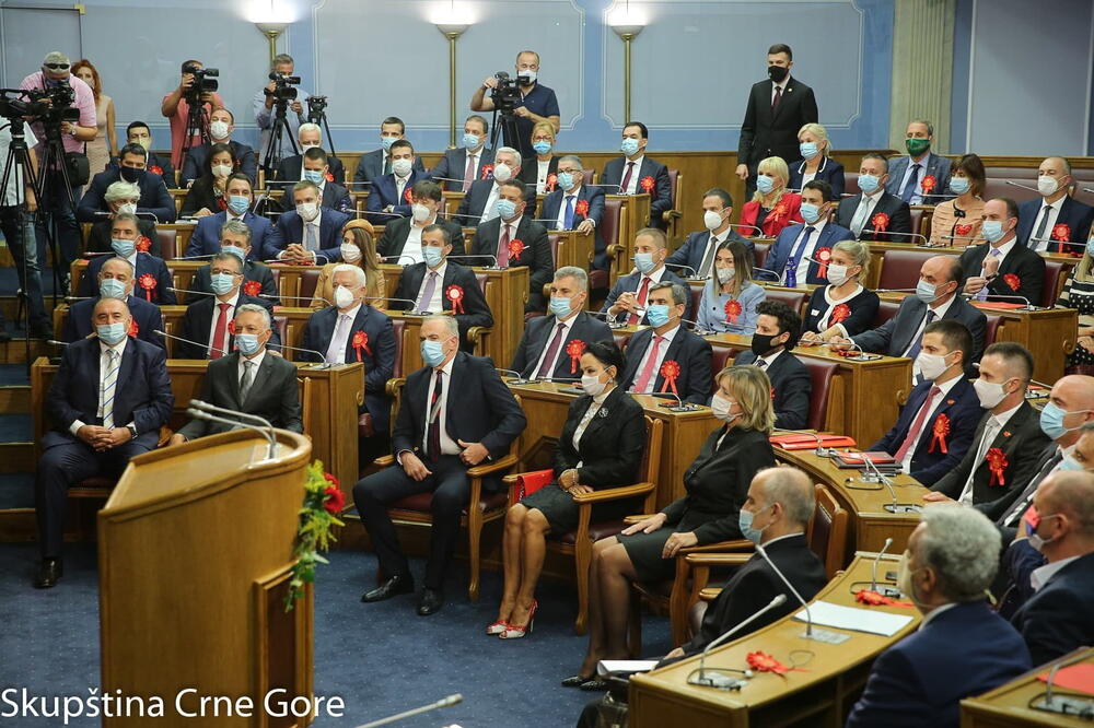 Nakon potvrde mandata, slijedi pauza: detalj sa konstitutivne sjednice prošlog saziva, Foto: Skupština Crne Gore