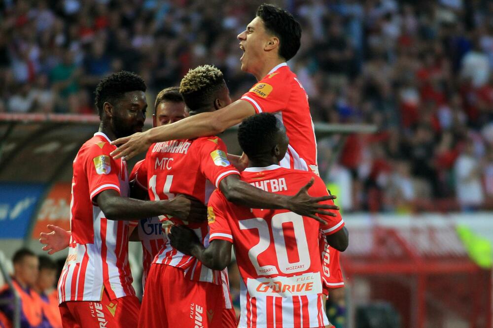 Fudbaleri Zvezde na večerašnjem meču, Foto: BETAPHOTO/BRANISLAV BOZIC