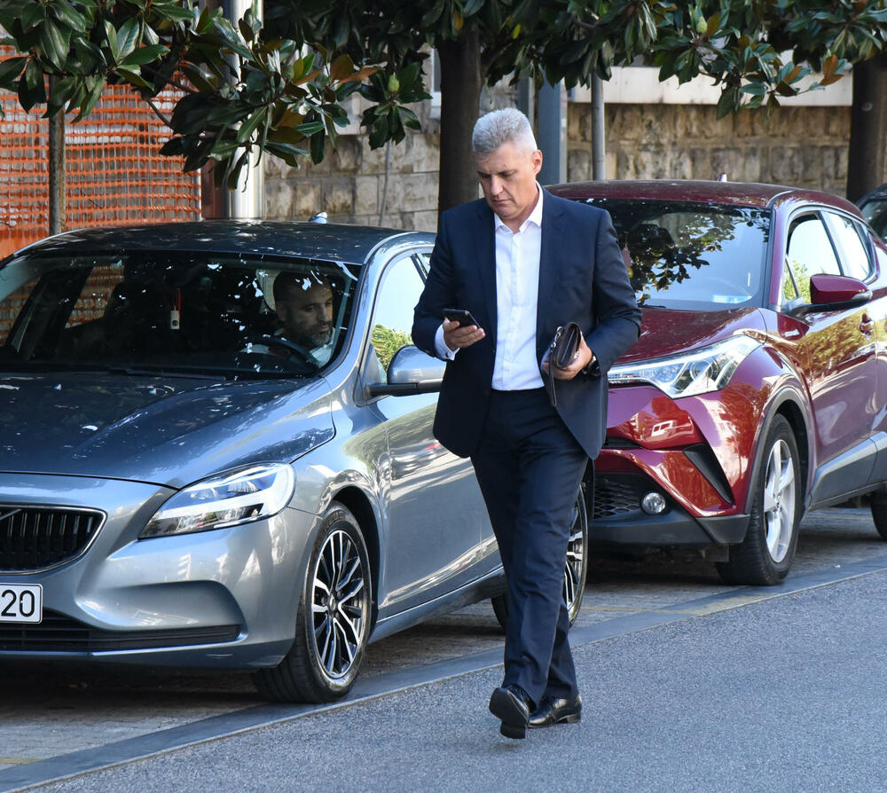 <p>Advokat Piperović tvrdi da će optužnica biti potvrđena, a da je sud "neće ni pročitati"</p>