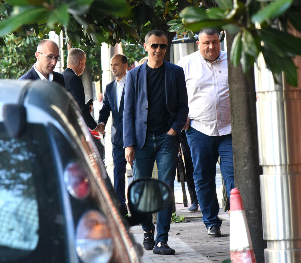 <p>Advokat Piperović tvrdi da će optužnica biti potvrđena, a da je sud "neće ni pročitati"</p>