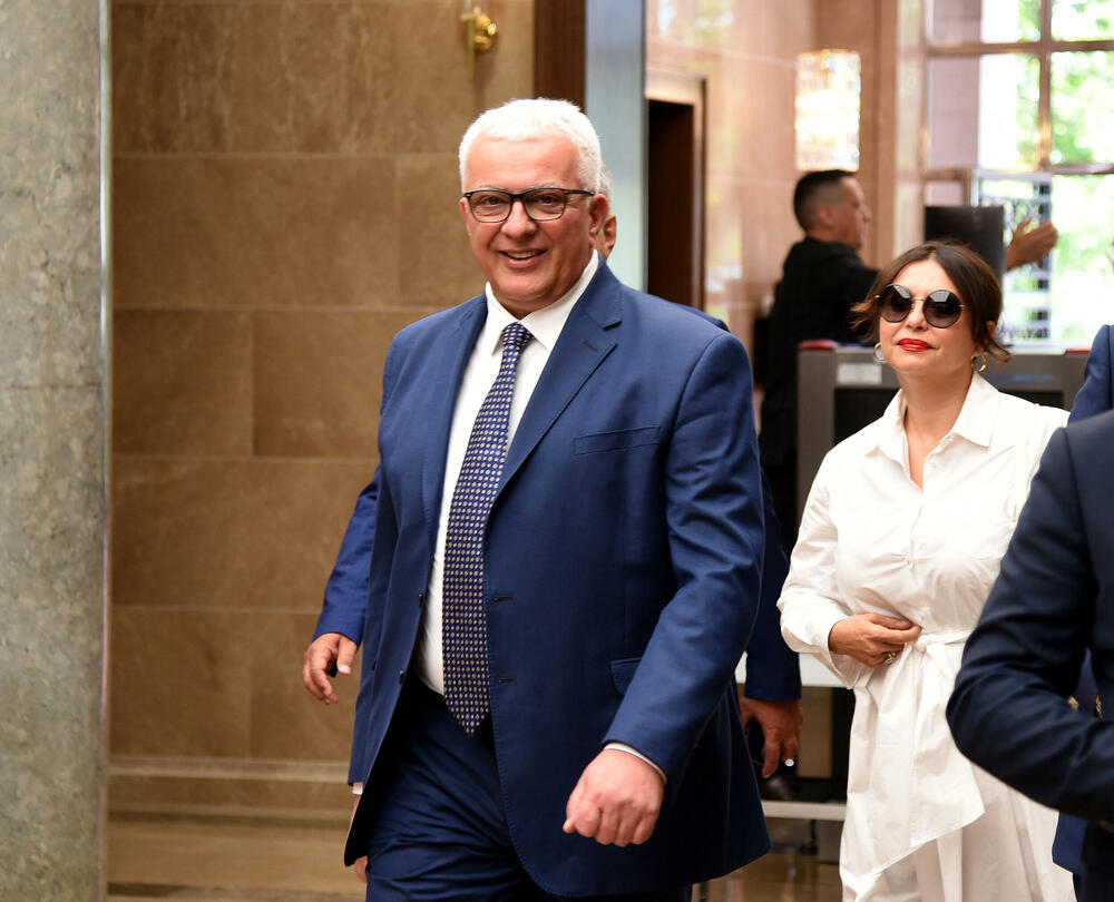 <p>Pogledajte fotografije koje je zabilježio foto-reporter "Vijesti" Luka Zeković i fotografije Skupštine Crne Gore</p>