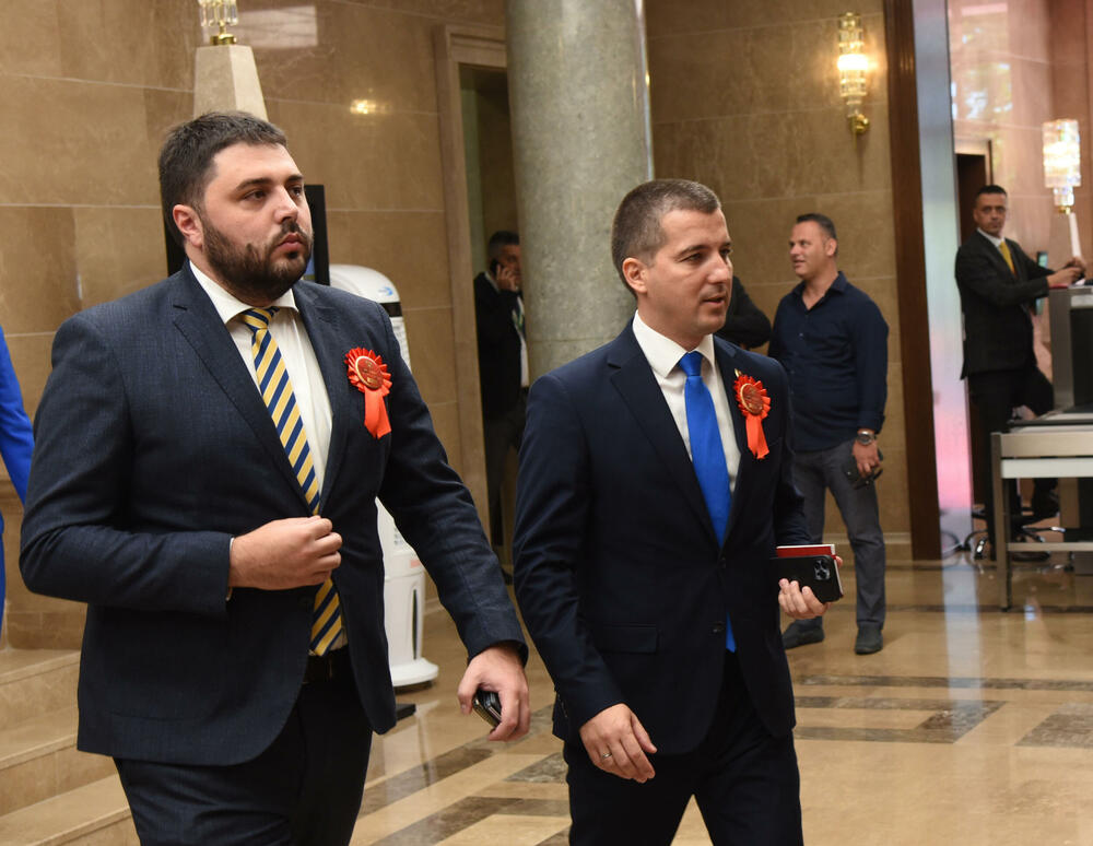 <p>Pogledajte fotografije koje je zabilježio foto-reporter "Vijesti" Luka Zeković i fotografije Skupštine Crne Gore</p>