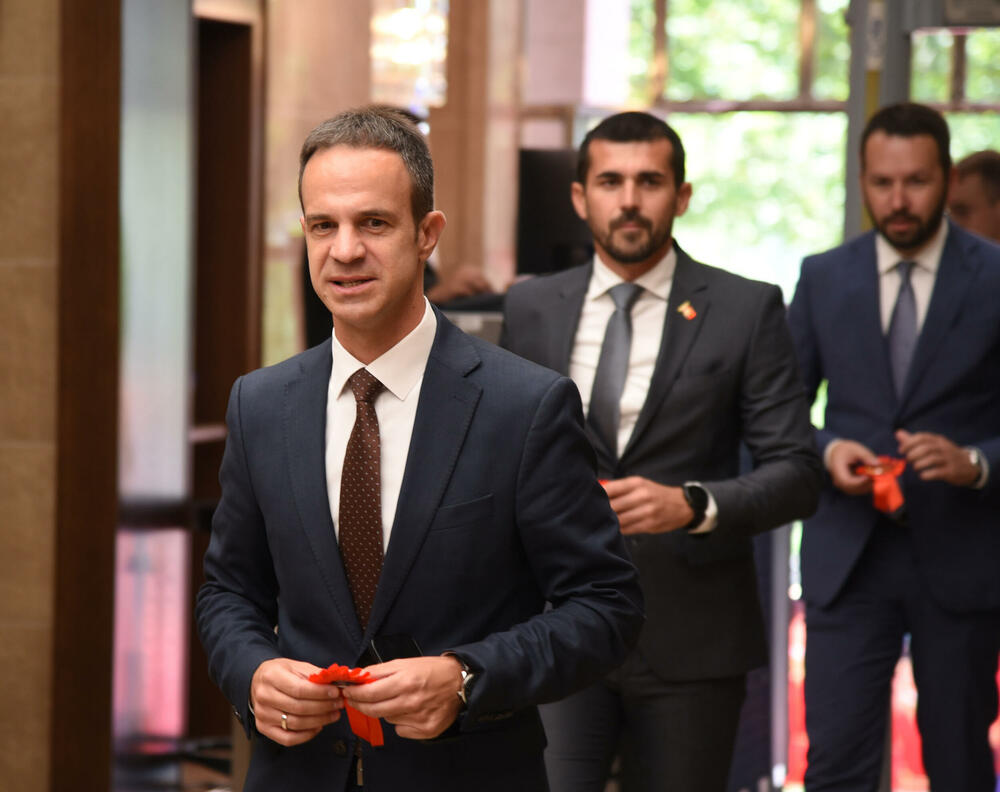 <p>Pogledajte fotografije koje je zabilježio foto-reporter "Vijesti" Luka Zeković i fotografije Skupštine Crne Gore</p>