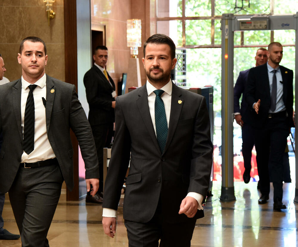 <p>Pogledajte fotografije koje je zabilježio foto-reporter "Vijesti" Luka Zeković i fotografije Skupštine Crne Gore</p>