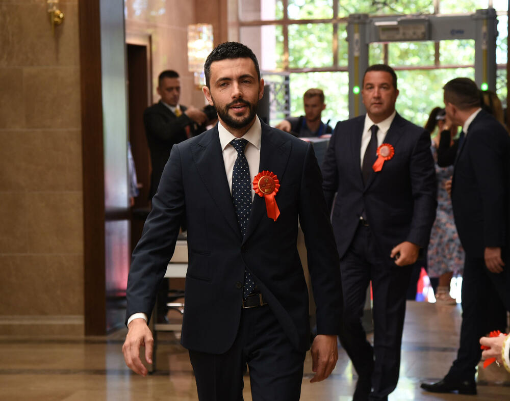 <p>Pogledajte fotografije koje je zabilježio foto-reporter "Vijesti" Luka Zeković i fotografije Skupštine Crne Gore</p>