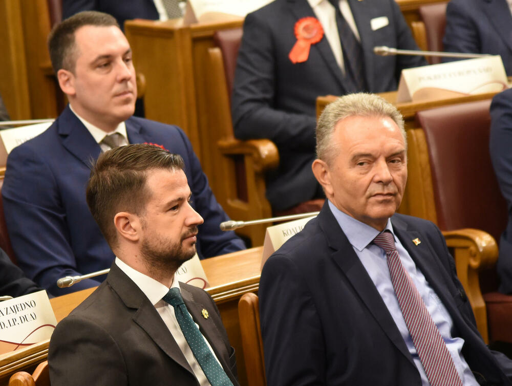 <p>Pogledajte fotografije koje je zabilježio foto-reporter "Vijesti" Luka Zeković i fotografije Skupštine Crne Gore</p>