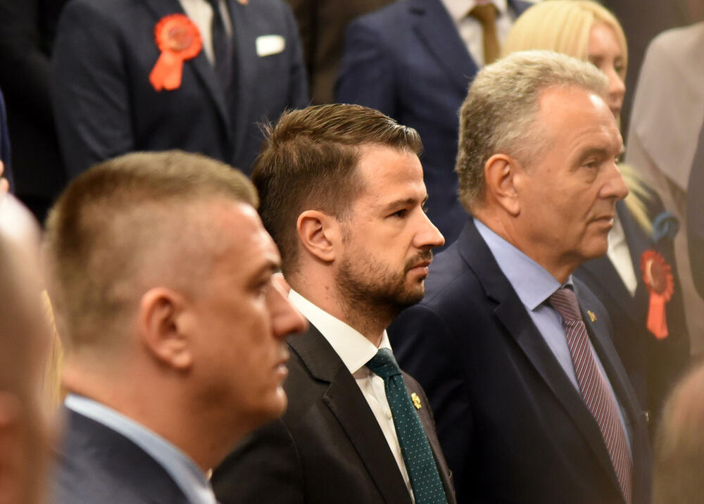 <p>Pogledajte fotografije koje je zabilježio foto-reporter "Vijesti" Luka Zeković i fotografije Skupštine Crne Gore</p>