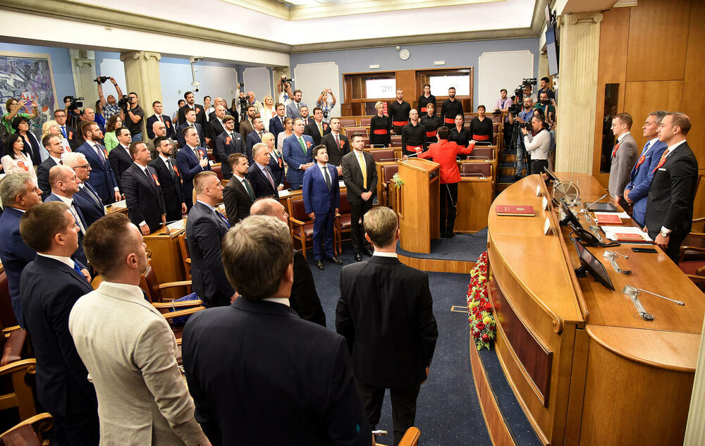 <p>Pogledajte fotografije koje je zabilježio foto-reporter "Vijesti" Luka Zeković i fotografije Skupštine Crne Gore</p>