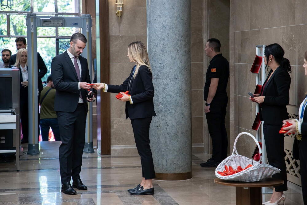 <p>Pogledajte fotografije koje je zabilježio foto-reporter "Vijesti" Luka Zeković i fotografije Skupštine Crne Gore</p>